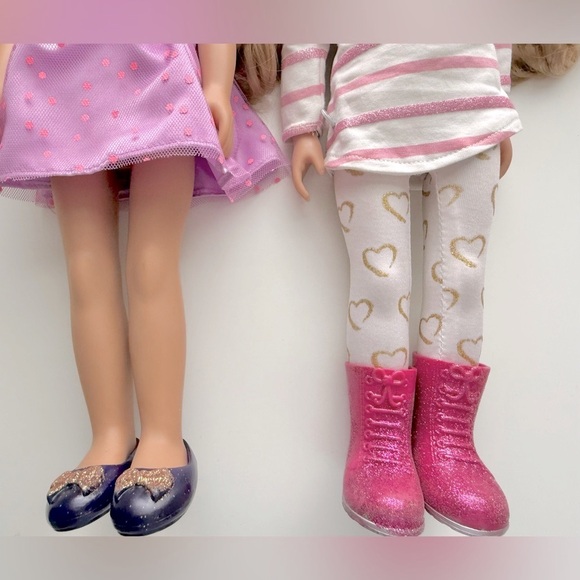 2 Glitter Girls Poseable Fashion Dolls and two additional outfits included - Picture 12 of 15